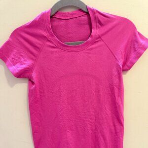 Lululemon Swiftly Tech Short-Sleeve Shirt, Size 4, Raspberry Coulis, Hip Length